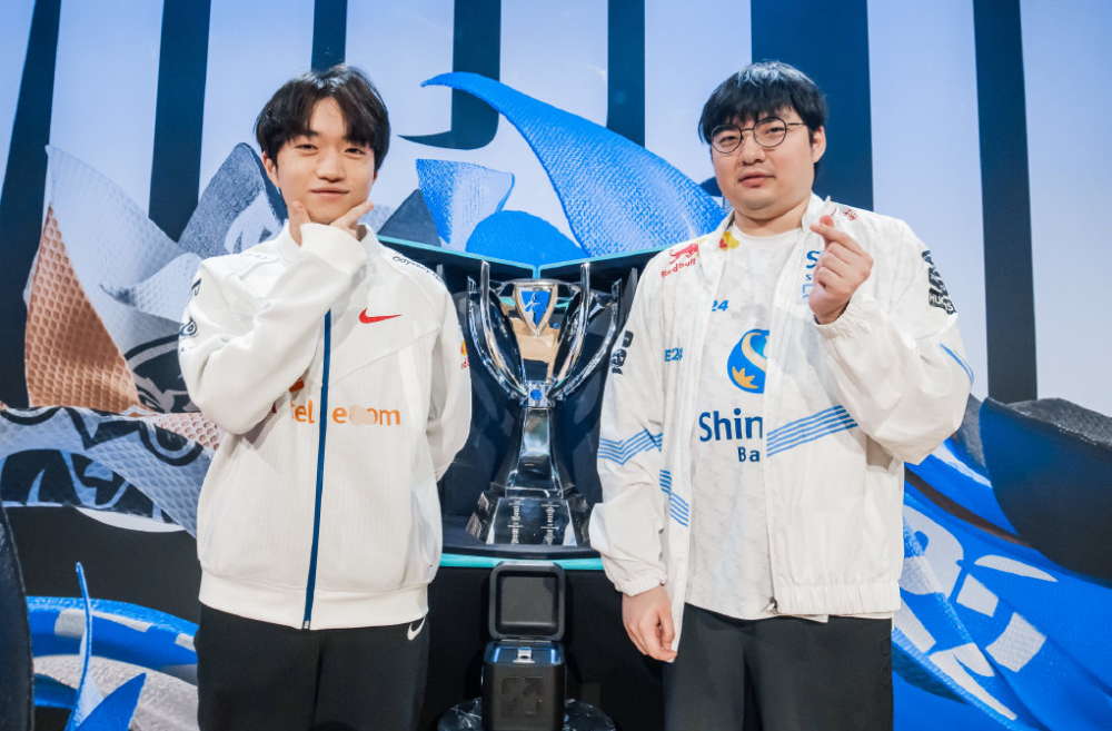 T1轻取RNG,Deft单局斩获MVP鏖战多局小组赛,点燃全场激情 T1轻取RNG,Deft单局斩获MVP鏖战多局小组赛,点燃全场激情