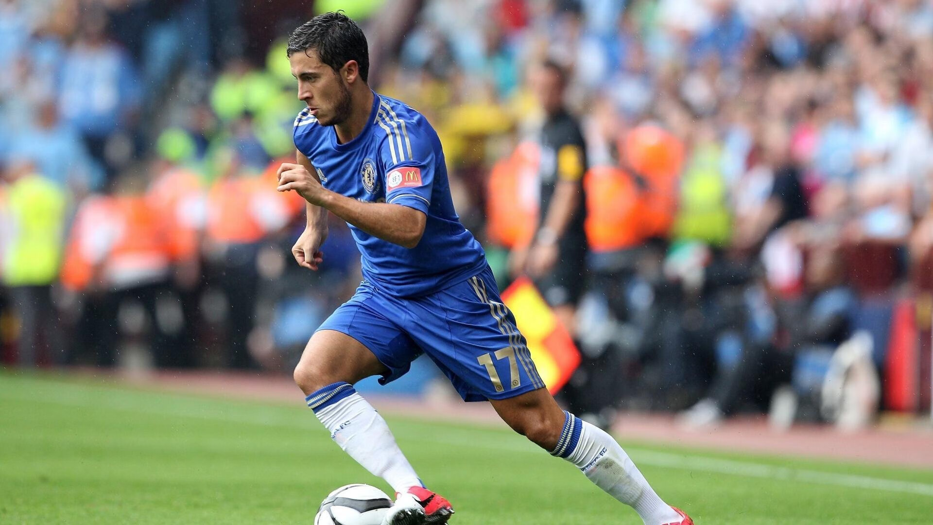 奥斯梅恩稳如磐石VS亚洲惊雷！伊朗掀翻皇家社会，是偶然还是战术教科书的胜利？