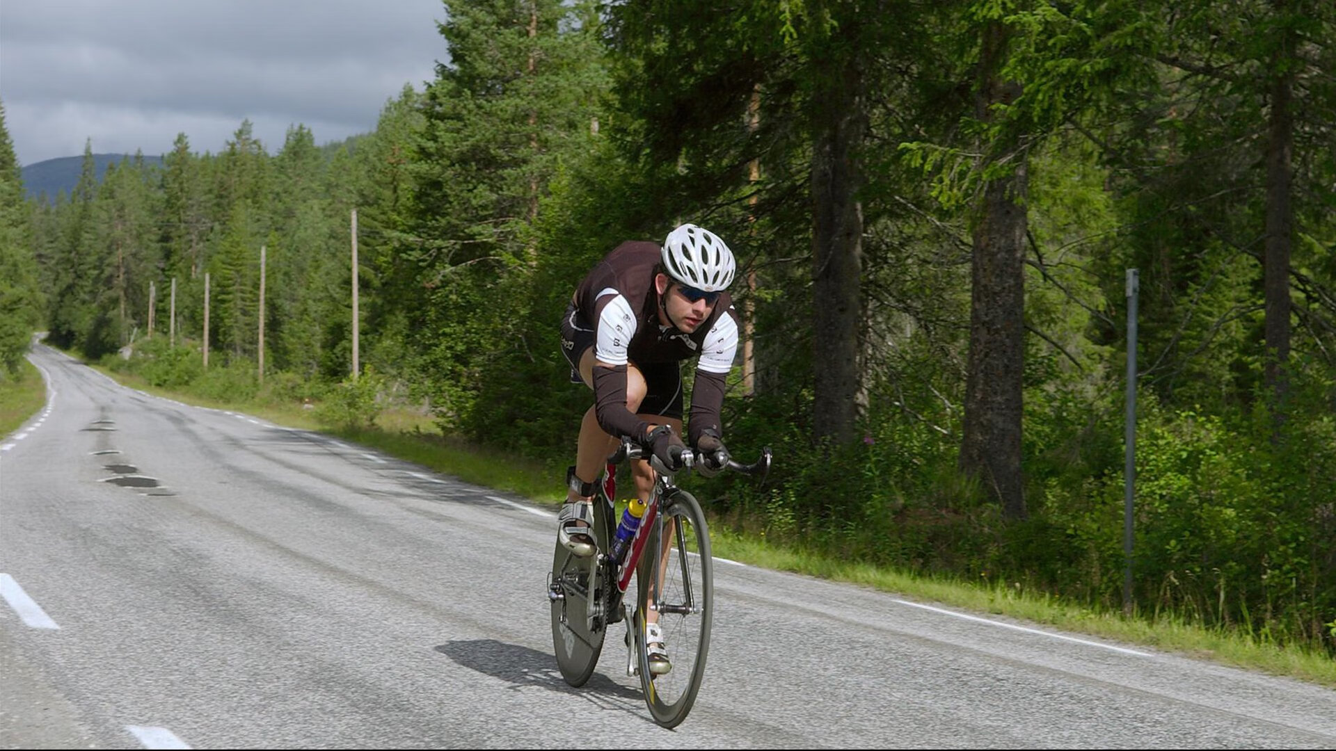 无名小卒撕碎王朝荣光！马克西37分让库里三双黯然失色