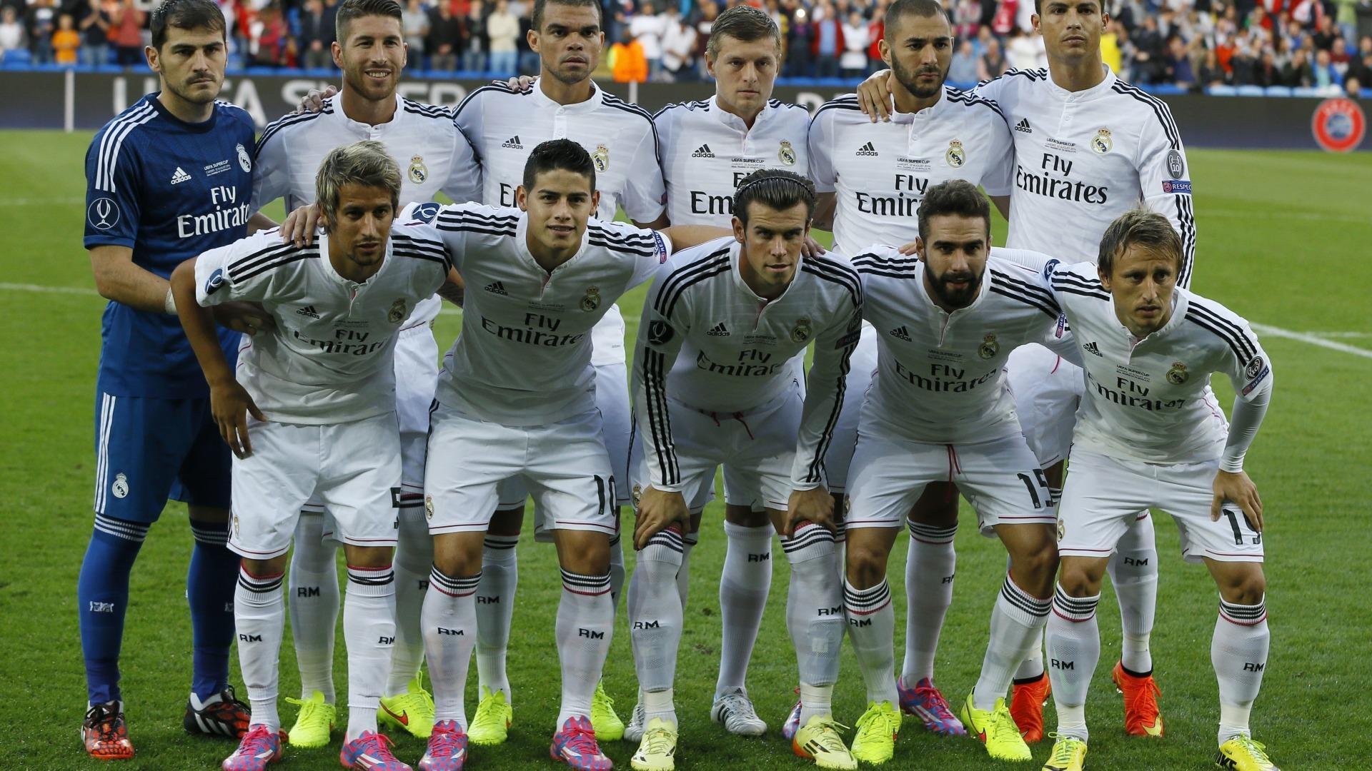 神迹之夜！那不勒斯黑豹阿克撕碎喀麦隆防线，一战封神铸就晋级之路